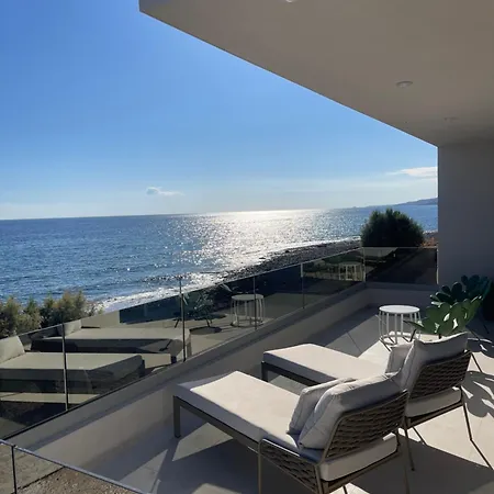 Luxury Asana Villa *