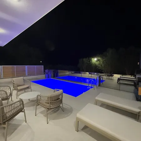 Luxury Asana Villa